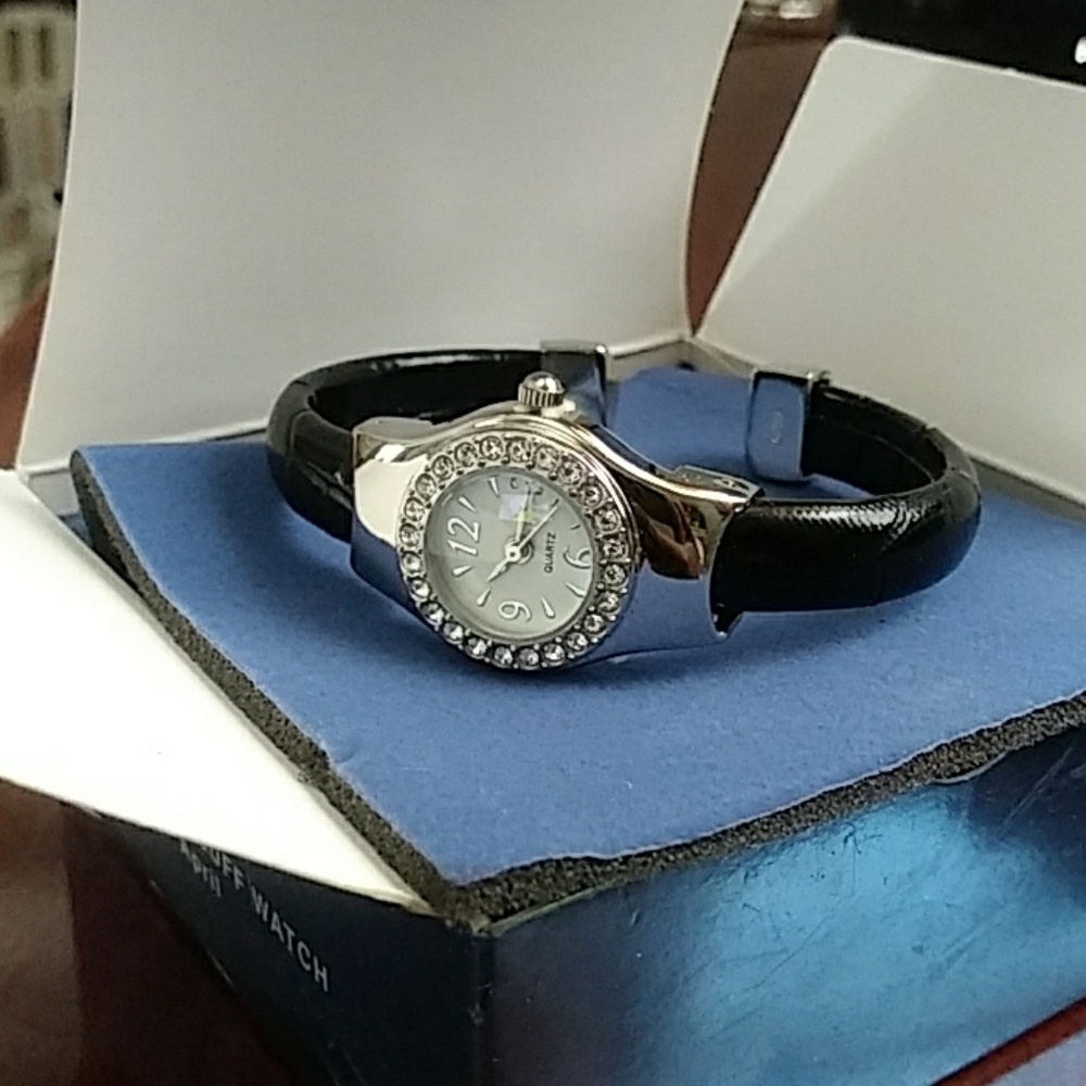 Avon Montre Bracket Pierre Die Naissance Avril